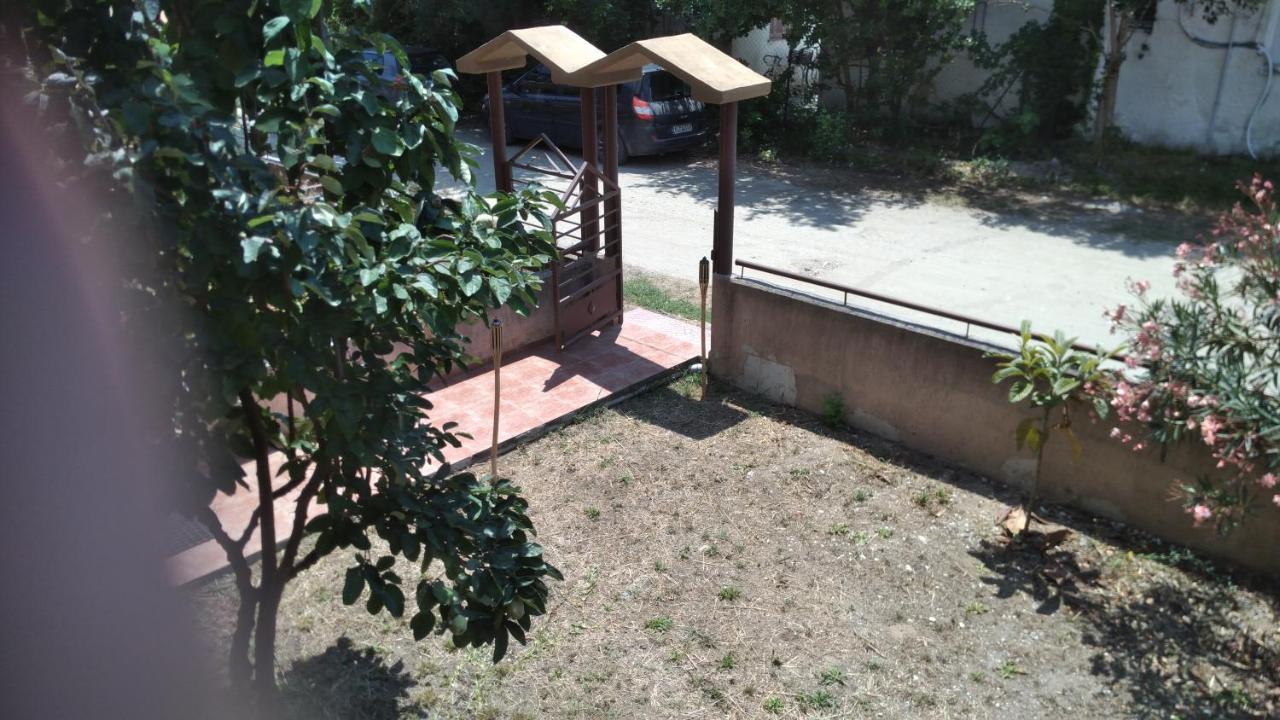Garden Maisonnette 2-Bedrooms Sleeps 6 Adults 200M From Sandy Beach Аспровалта Екстер'єр фото